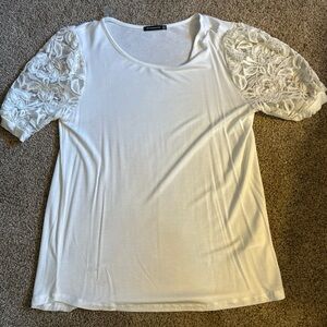 Staccato Lace Sleeve Tee Medium